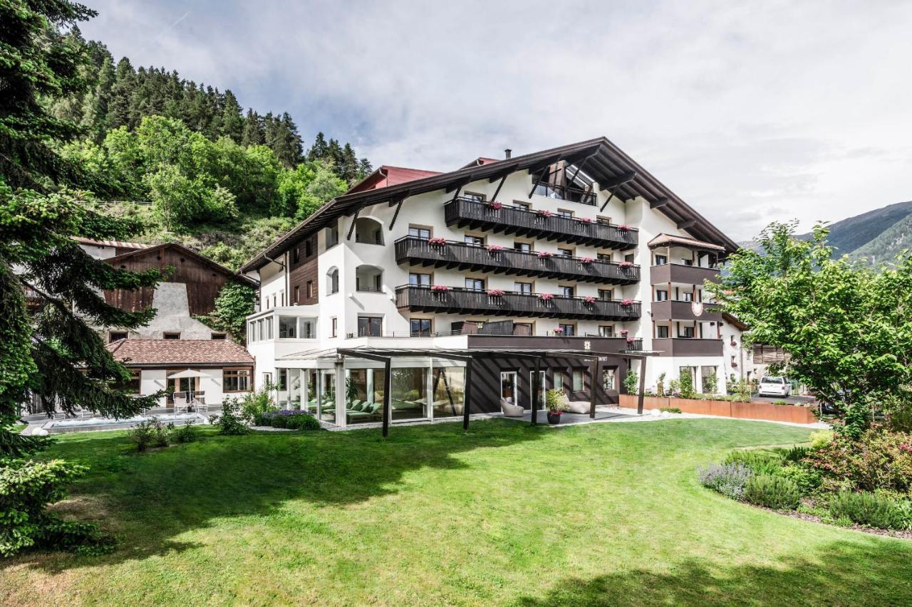 Der Mohrenwirt **** Hotel Burgusio Bagian luar foto